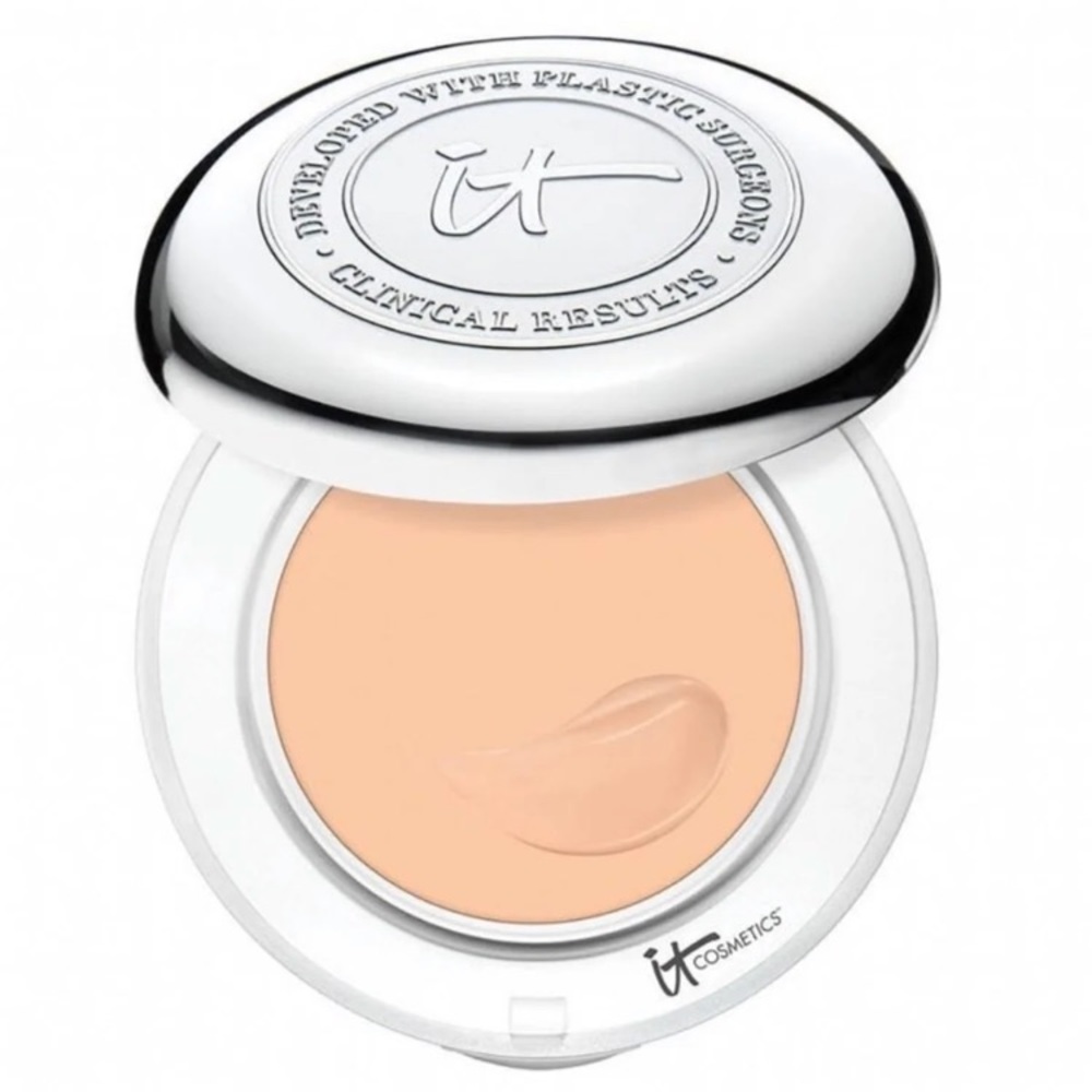 It Cosmetics Confidence in a Compact LIGHT
